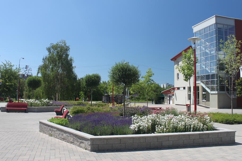 Hotel Dominika Bratislava Exterior photo